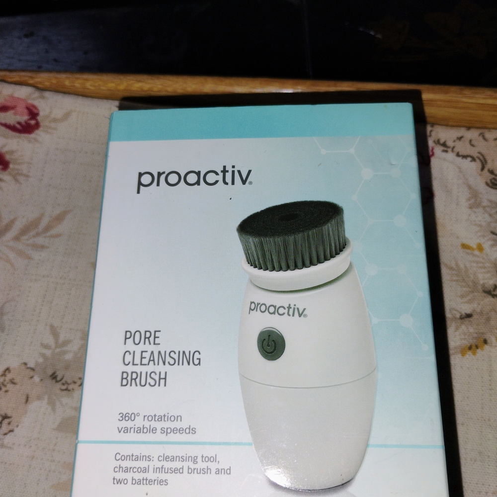 Proactiv Pore Cleansing Brush